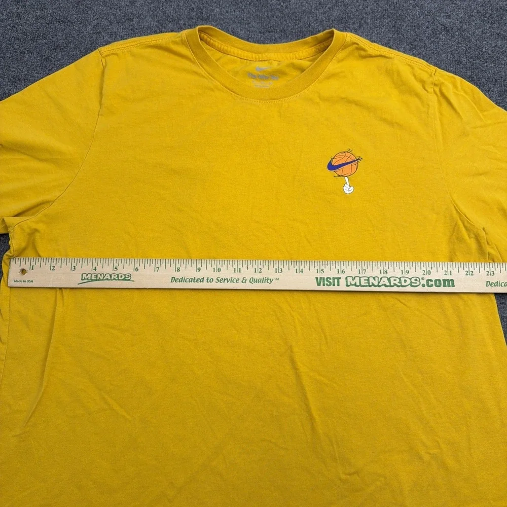 The Nike Tee Space Jam Mens yellow Graphic shirt size XXL Bugs Bunny Loony Toons